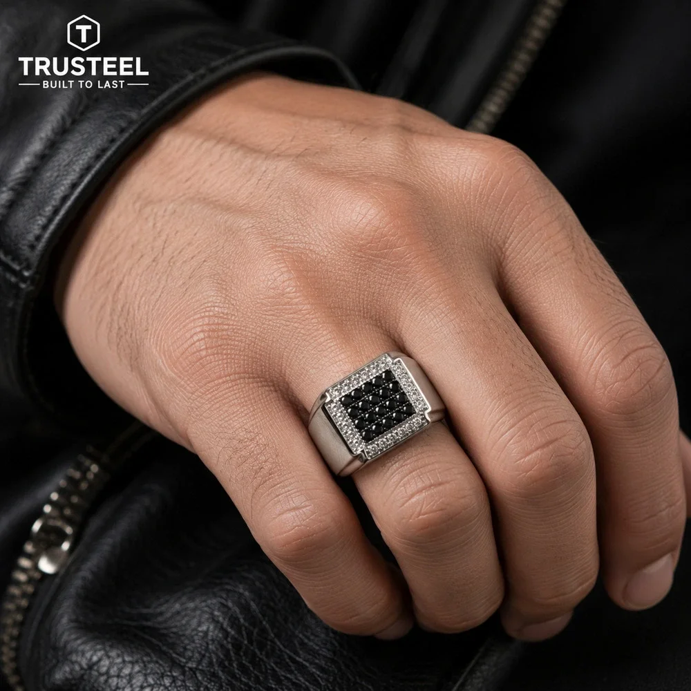 Spikes black cz
